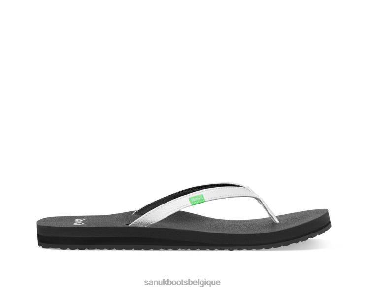 6X06445 blanc joie du yoga Sanuk